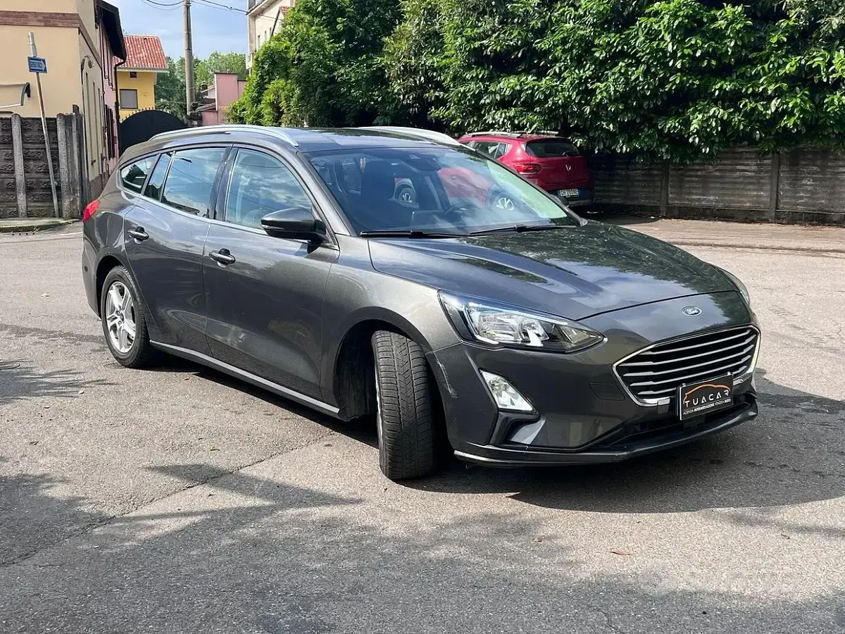 Usata Ford Focus 120 CV (88 kW) 2020 Grigio Station wagon