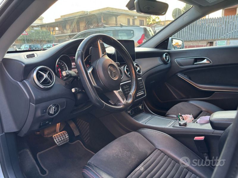 Usata Mercedes CLA220 2019 Grigio Berlina