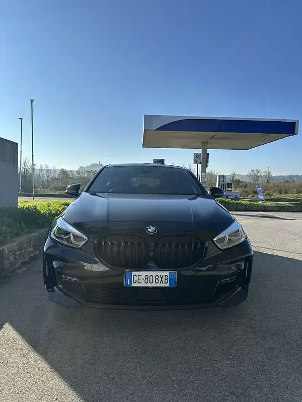Usata BMW 116 M Sport 116 CV (85 kW) 2021 Nero Utilitaria
