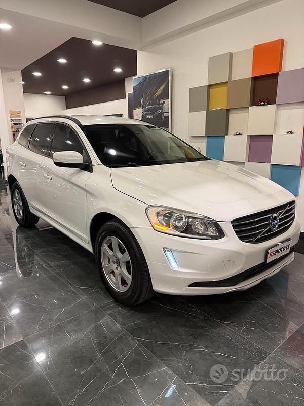 Usata Volvo XC60 Kinetic 149 CV (109 kW) 2015 Bianco SUV