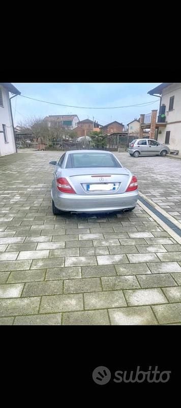 Usata Mercedes SLK200 163 CV (119 kW) 2004 Grigio Cabrio