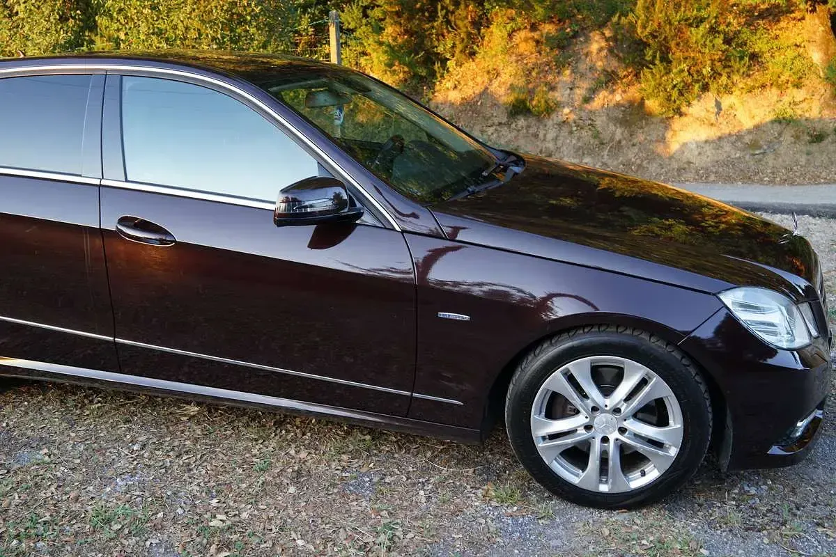 Usata Mercedes E350 Avantgarde 292 CV (214 kW) 2009 Marrone Berlina