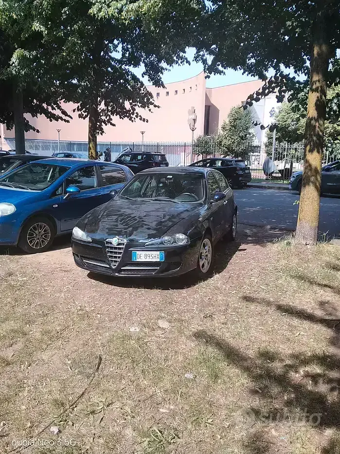 Usata Alfa Romeo 147 120 CV (88 kW) 2007 Nero Utilitaria