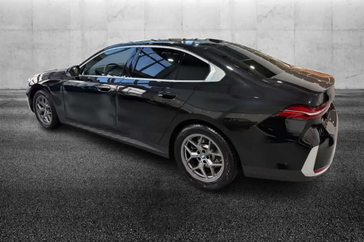 Usata BMW 520 197 CV (144 kW) 2024 Nero Berlina