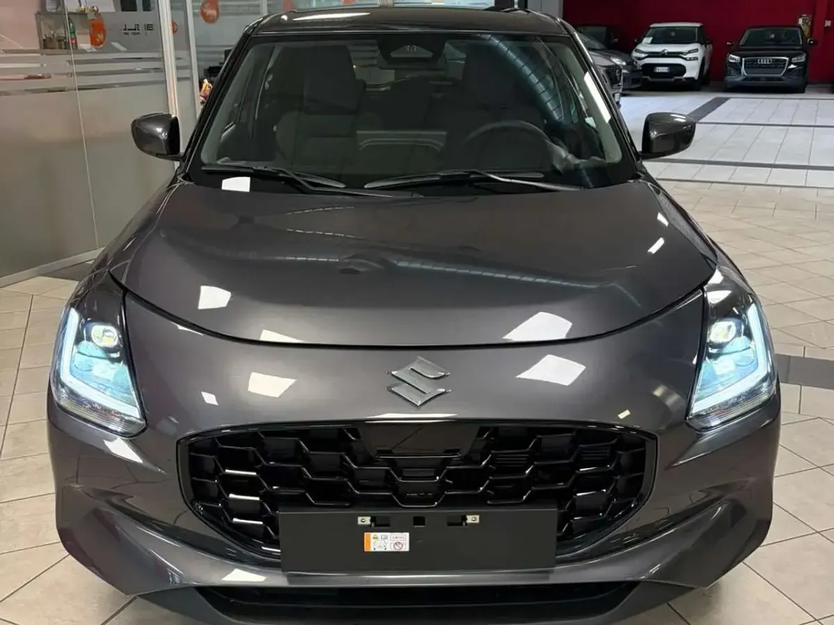 Neu Suzuki Swift 83 PS (61 kW) 2026 Grau Kleinwagen