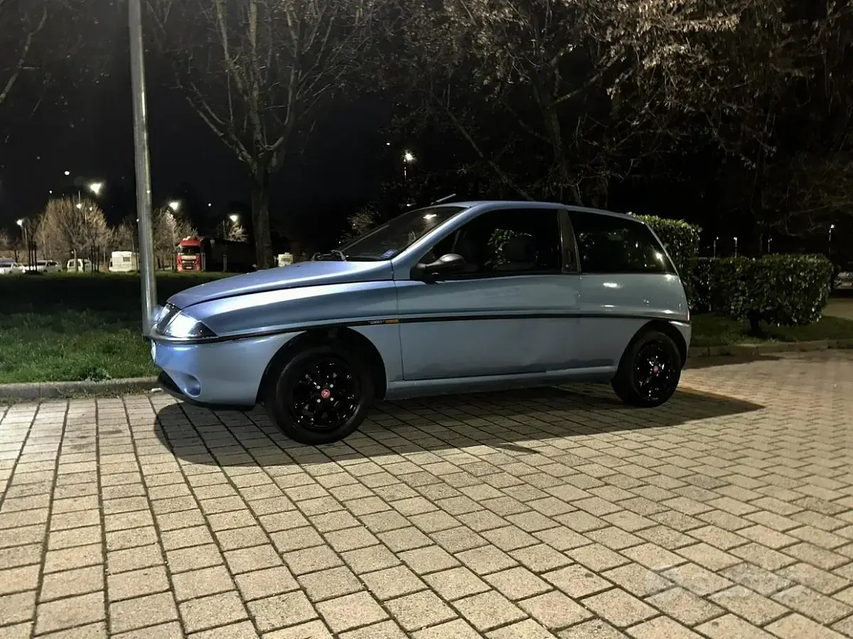 Usata Lancia 2000 60 CV (44 kW) 2000 Berlina
