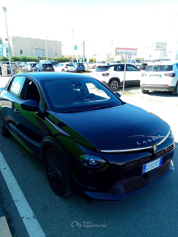 Usata Lancia Ypsilon 101 CV (74 kW) 2025 Nero Utilitaria