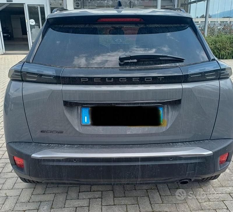 Usata Peugeot 2008 Allure 100 CV (73 kW) 2024 Grigio SUV