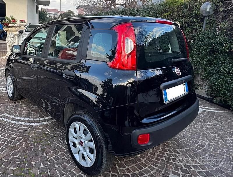 Usata Fiat Panda Lounge 62 CV (45 kW) 2016 Nero Berlina