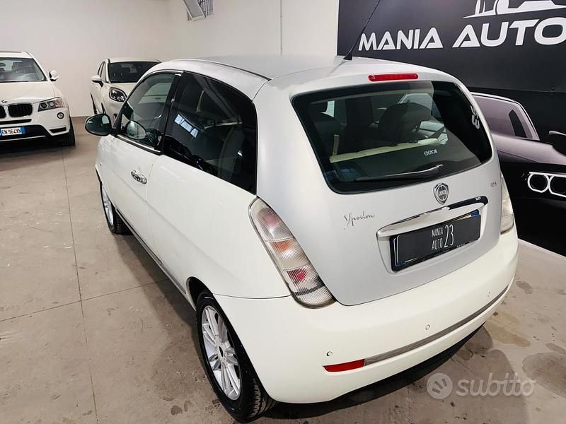 Usata Lancia Ypsilon 95 CV (69 kW) 2010 Bianco Utilitaria