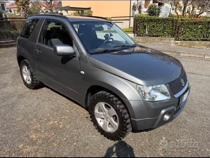 Usata Suzuki Vitara 2005 Grigio SUV