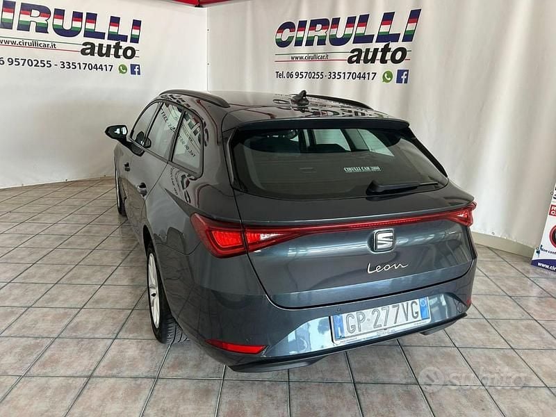 Usata Seat Leon Style 116 CV (85 kW) 2023 Grigio scuro metallizzato Station wagon