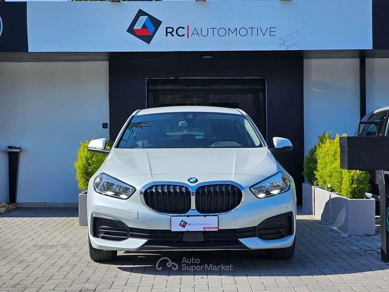 Usata BMW 118 Advantage 140 CV (102 kW) 2022 Mineralweiss metallic Utilitaria
