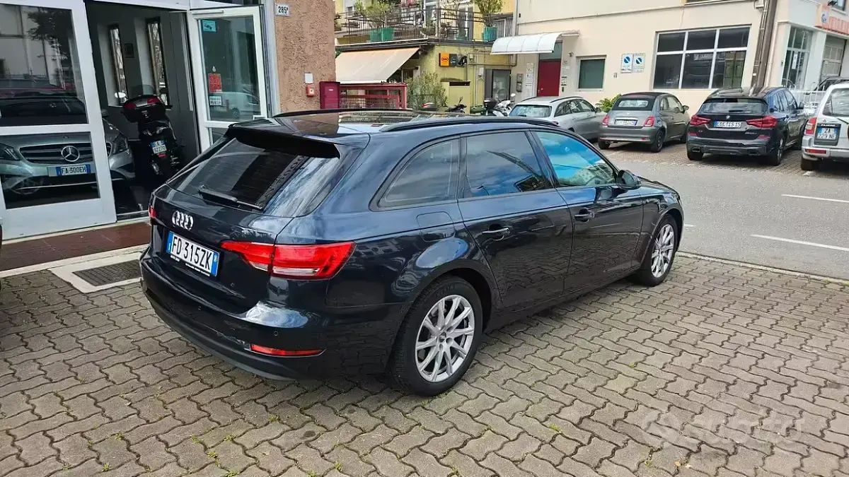Usata Audi A4 Ambiente 190 CV (139 kW) 2016 Blu/azzurro Station wagon