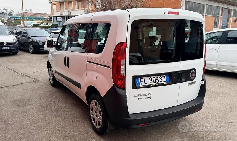 Usata Fiat Doblò 95 CV (69 kW) 2017 Bianco Monovolume