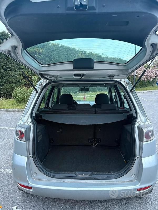 Usata Mazda 2 75 CV (55 kW) 2006 Grigio Utilitaria