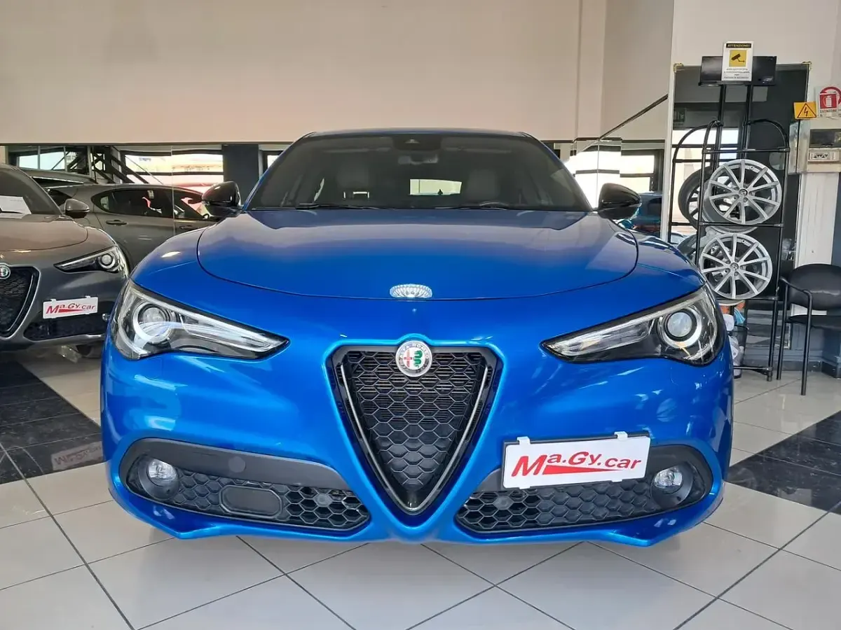 Usata Alfa Romeo Stelvio Veloce 209 CV (153 kW) 2022 Blu/azzurro SUV