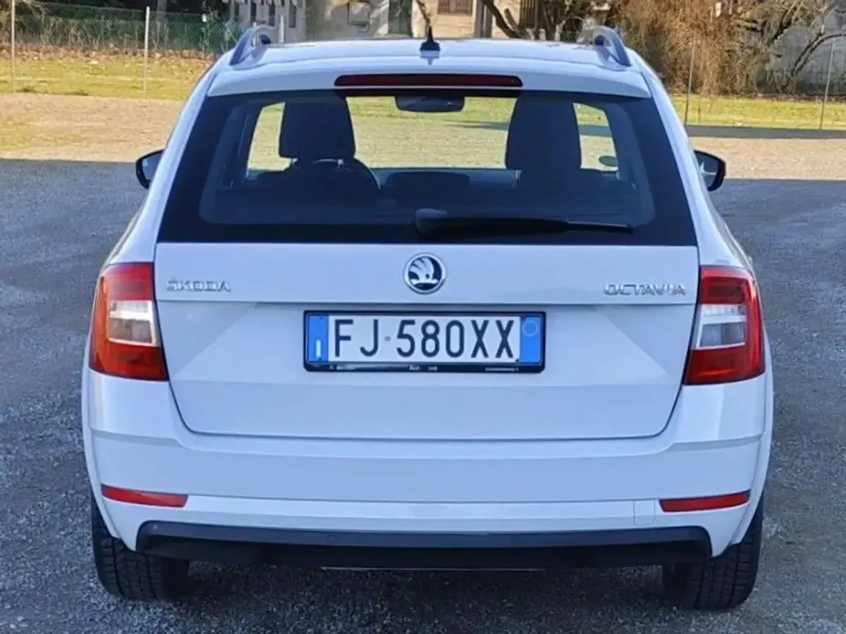 Usata Skoda Octavia Executive 116 CV (85 kW) 2017 Other Station wagon