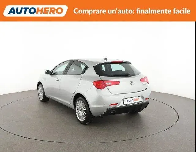 Usata Alfa Romeo Giulietta Business 120 CV (88 kW) 2020 Argento Utilitaria