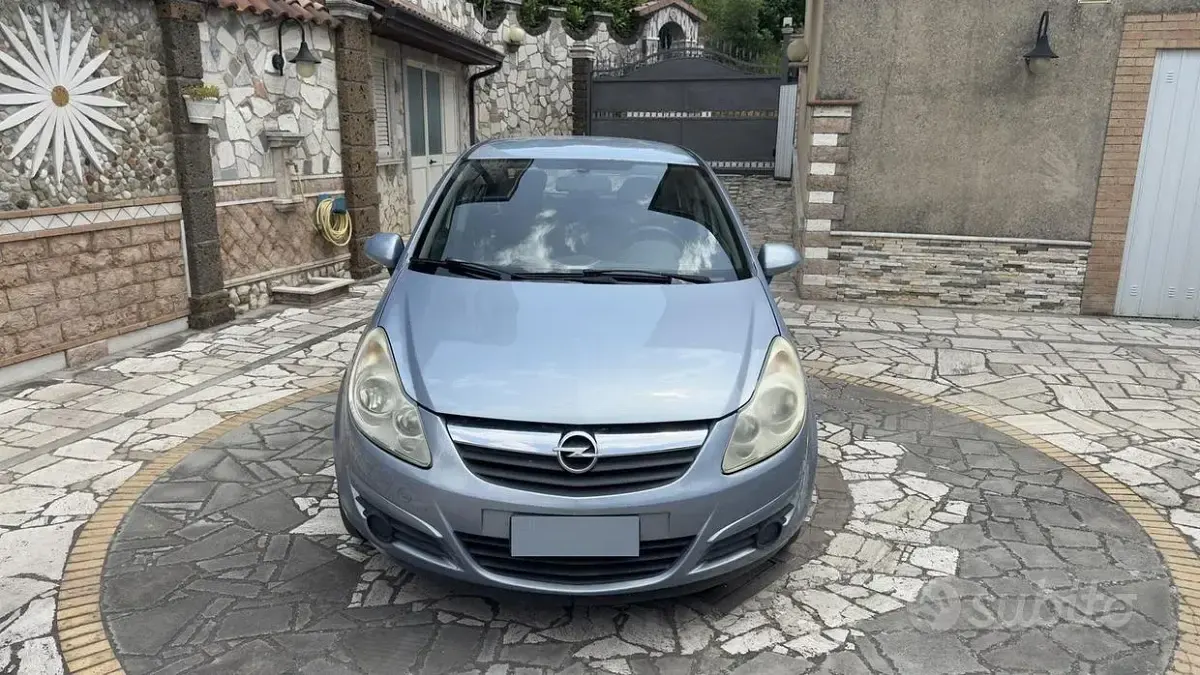 Usata Opel Corsa 90 CV (66 kW) 2009 Utilitaria
