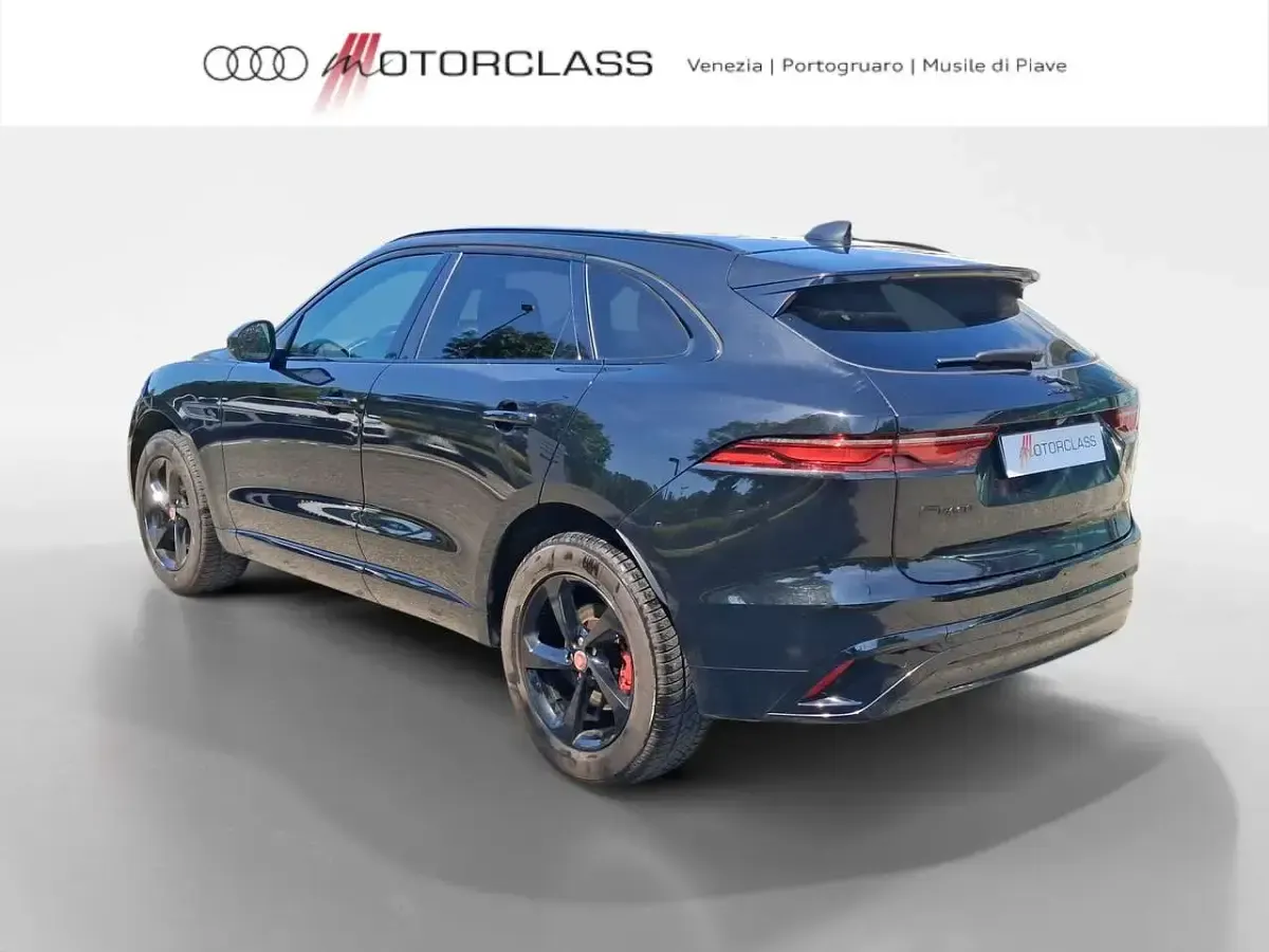Usata Jaguar F-Pace R-Dynamic 204 CV (150 kW) 2023 Nero SUV
