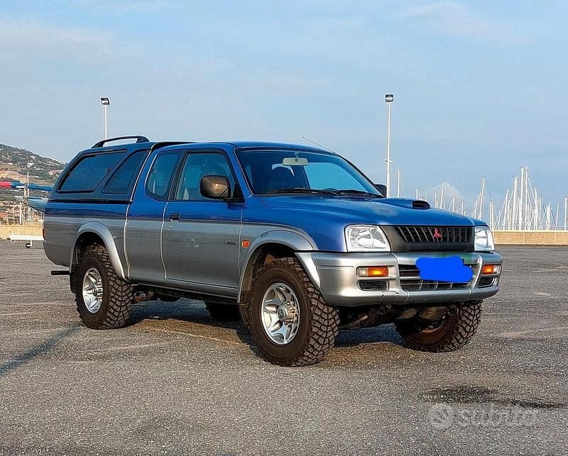 Usata Mitsubishi L200 2001 Grigio Pick-up