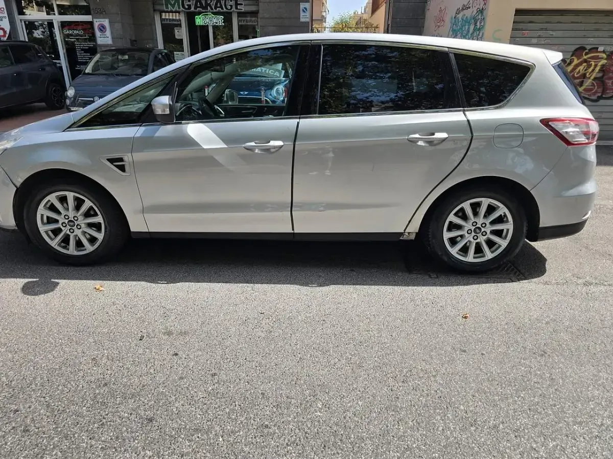 Usata Ford S-MAX Business Edition 150 CV (110 kW) 2016 Argento Monovolume