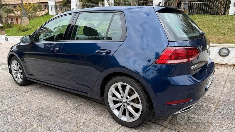 Usata VW Golf VII Executive 116 CV (85 kW) 2018 Blu Berlina