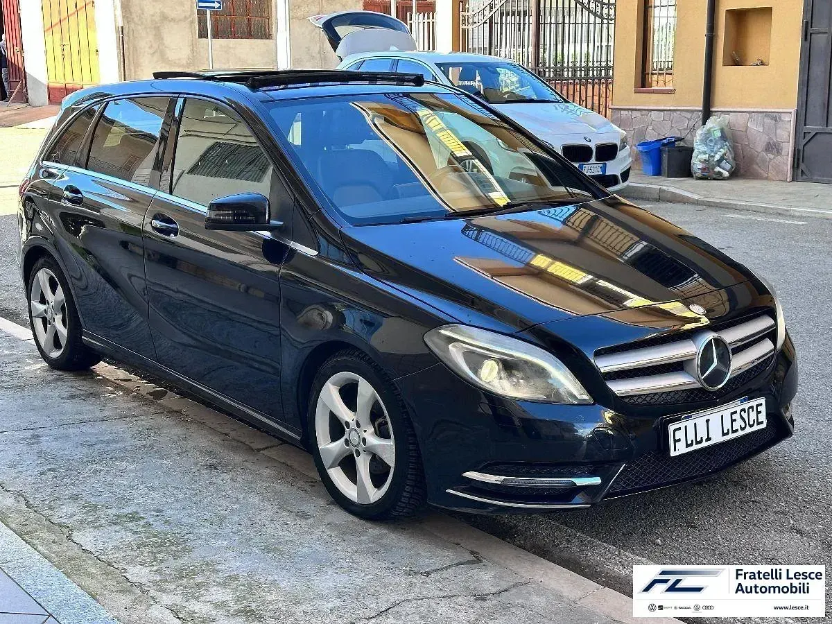 Usata Mercedes B180 Executive 109 CV (80 kW) 2015 Nero Utilitaria