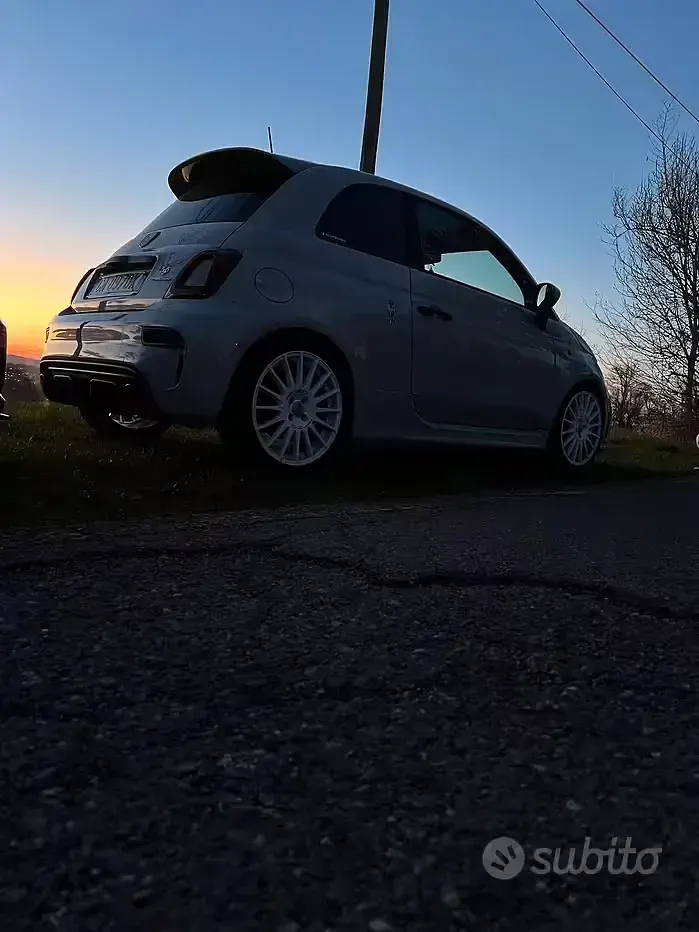 Usata Abarth 595 70th Anniversary 180 CV (132 kW) 2020 Grigio Berlina