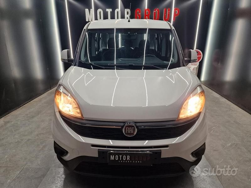 Usata Fiat Doblò Lounge 95 CV (69 kW) 2015 Bianco Monovolume