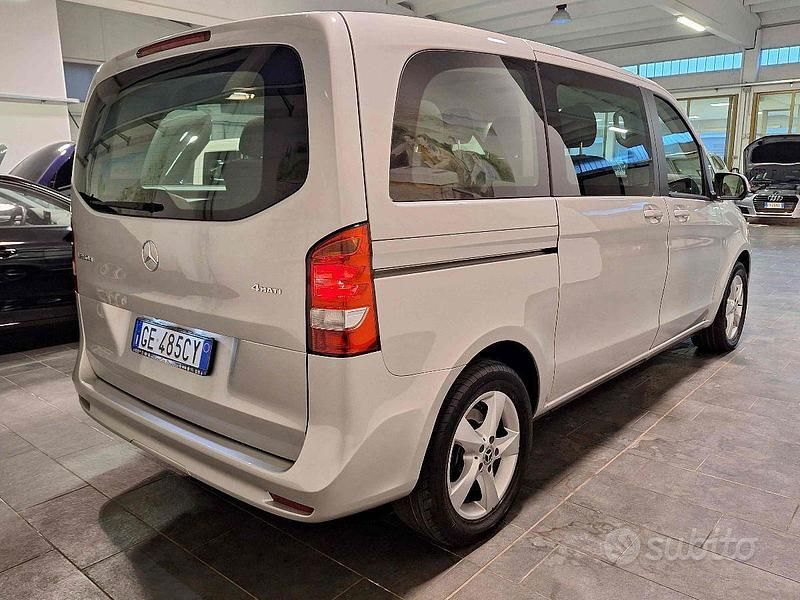 Usata Mercedes V250 190 CV (139 kW) 2021 Grigio Monovolume