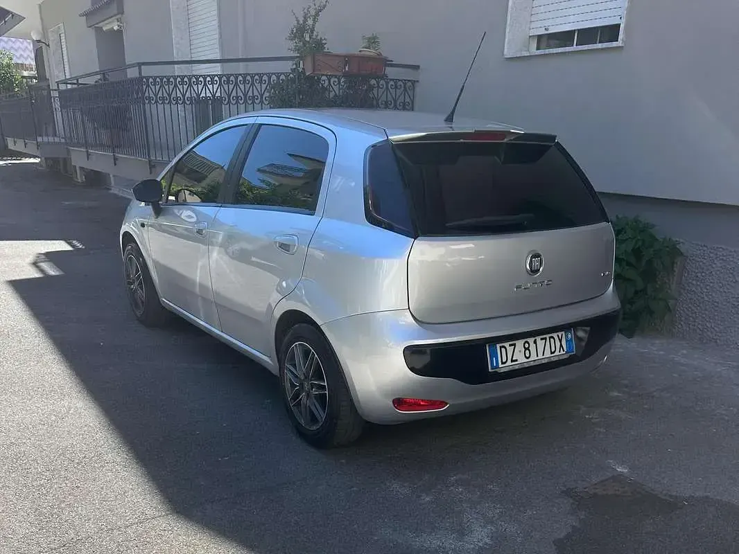 Usata Fiat Punto Evo Dynamic 65 CV (47 kW) 2010 Argento Utilitaria