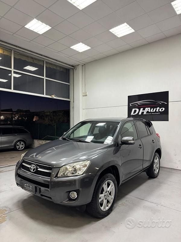 Usata Toyota RAV4 150 CV (110 kW) 2010 Grigio SUV