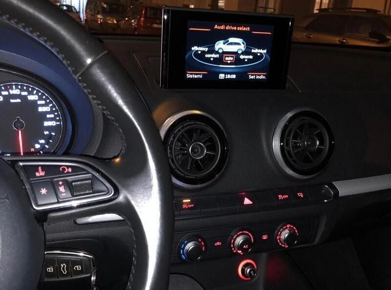 Usata Audi A3 Young 110 CV (80 kW) 2015 Grigio Berlina