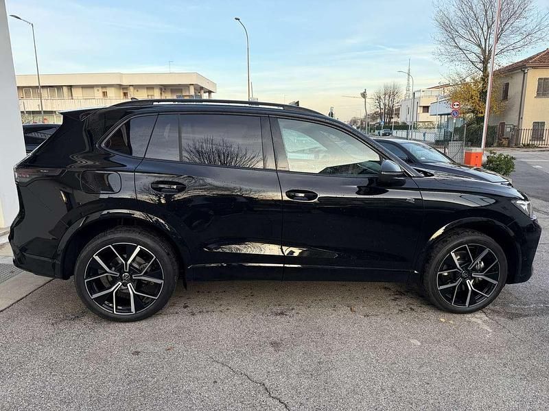 Usata VW Tiguan R-line Plus 193 CV (141 kW) 2025 Nero SUV