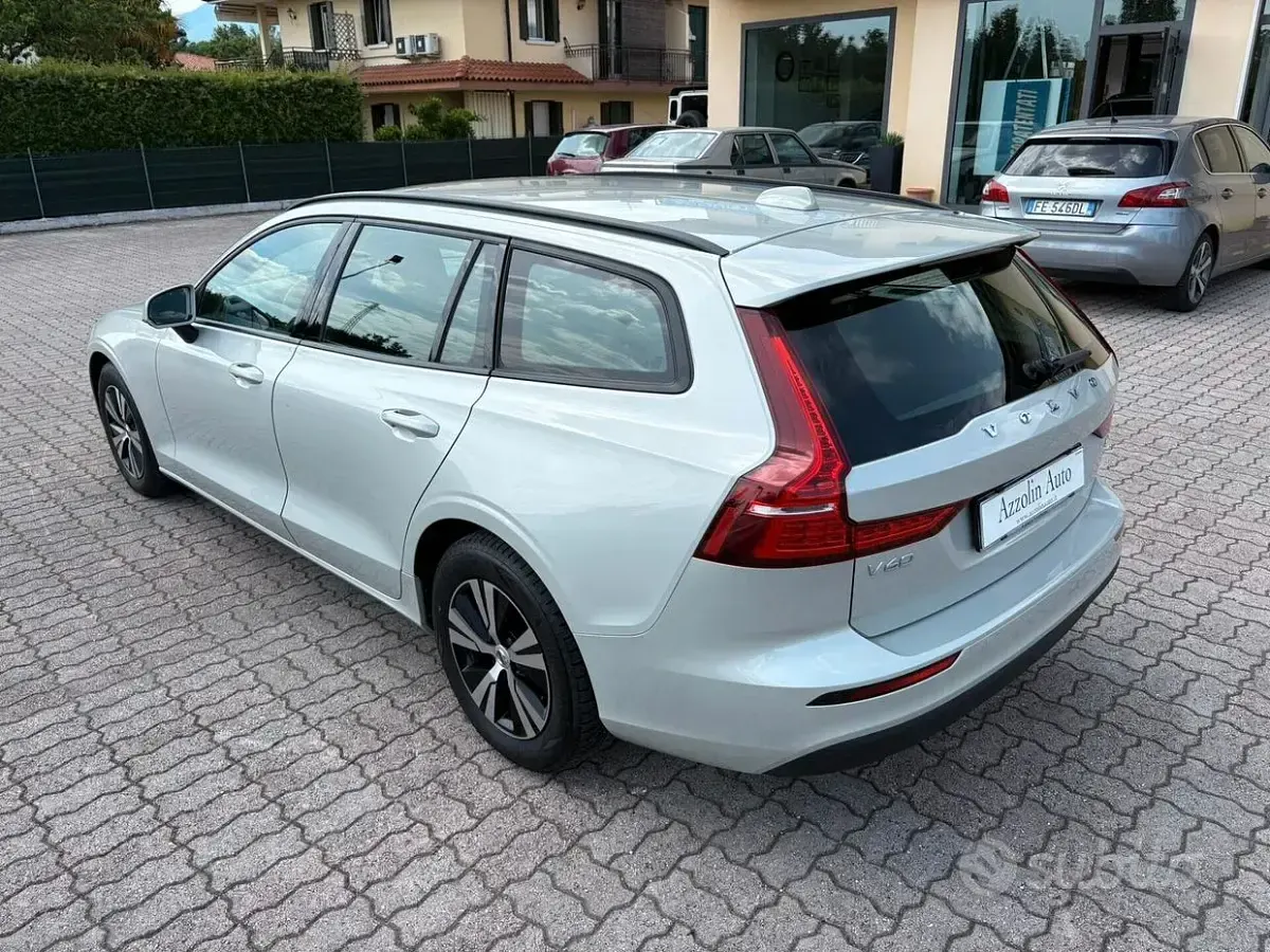 Usata Volvo V60 150 CV (110 kW) 2020 Grigio Station wagon
