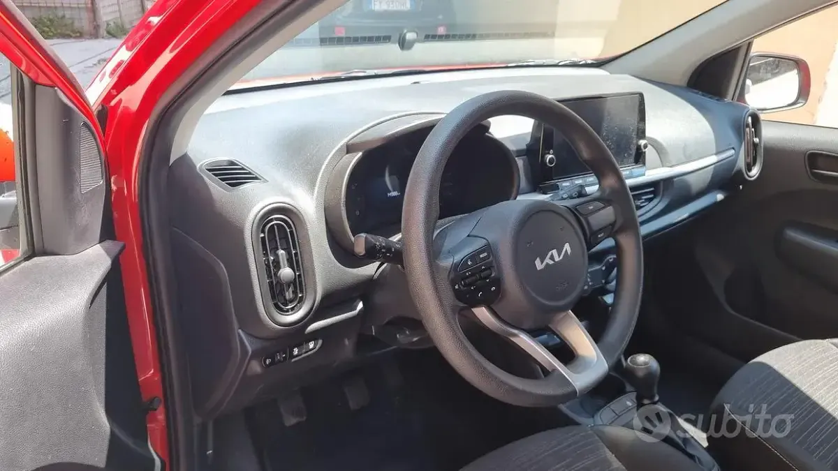 Usata Kia Picanto 67 CV (49 kW) 2023 Rosso Utilitaria