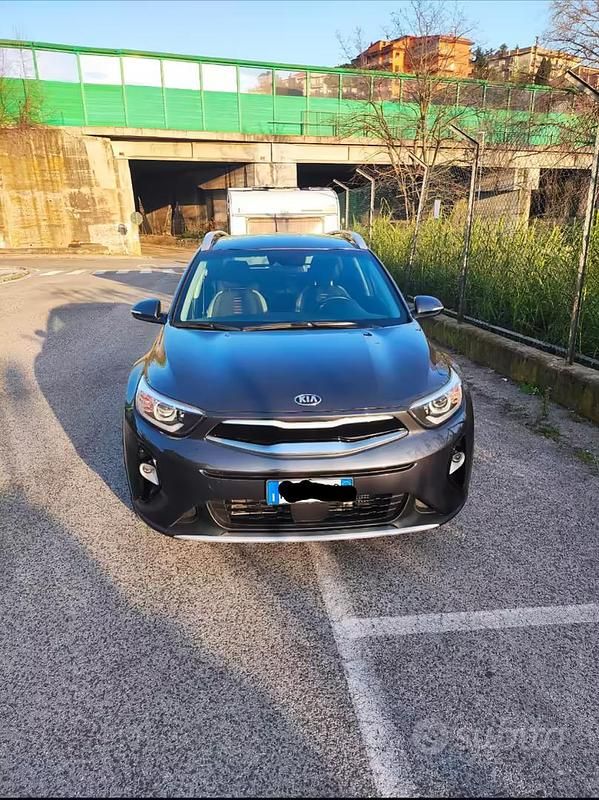 Usata Kia Stonic 110 CV (80 kW) 2017 Grigio SUV