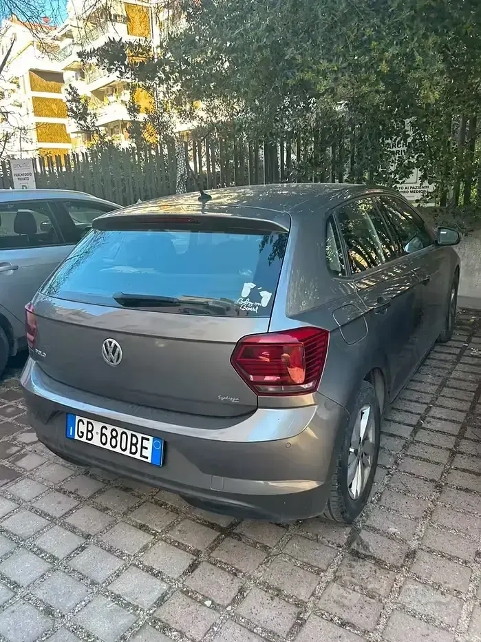 Usata VW Polo 80 CV (58 kW) 2020 Grigio Utilitaria