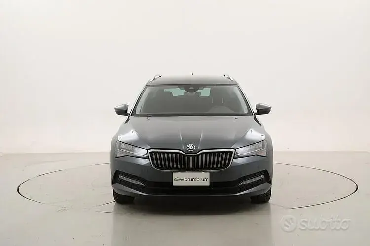 Usata Skoda Superb Executive 150 CV (110 kW) 2020 Grigio Station wagon