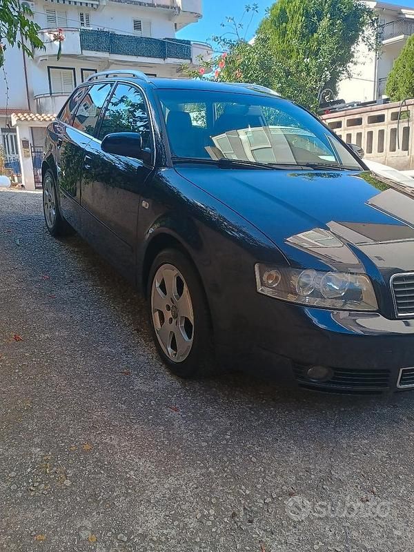Usata Audi A4 Ambiente 131 CV (96 kW) 2004 Blu Station wagon