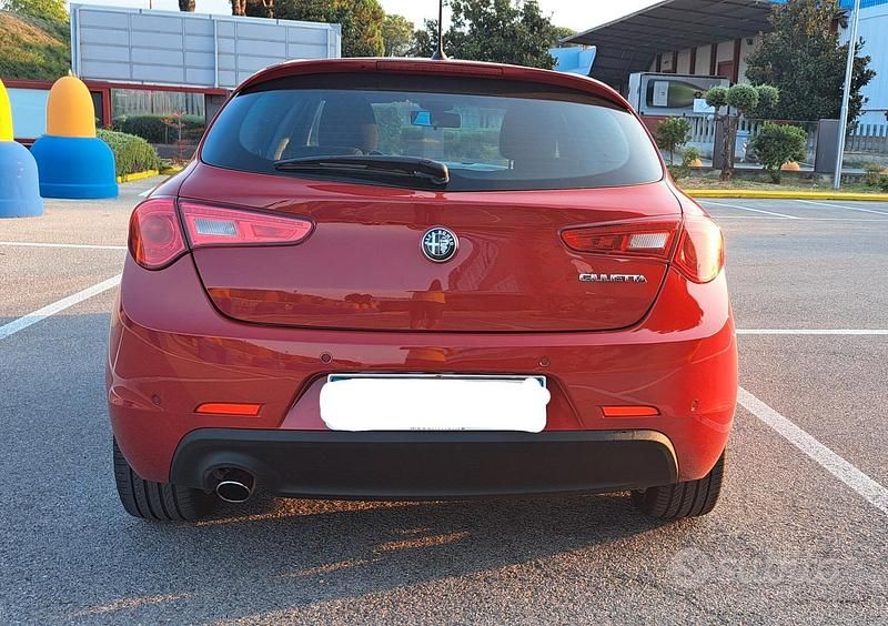 Usata Alfa Romeo Giulietta Super 120 CV (88 kW) 2019 Rosso Berlina