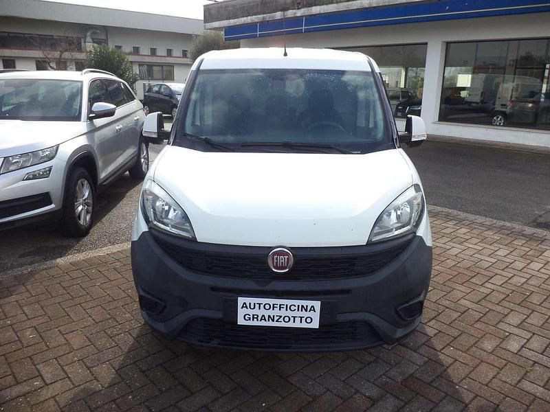 Usata Fiat Doblò 95 CV (69 kW) 2019 Bianco Monovolume