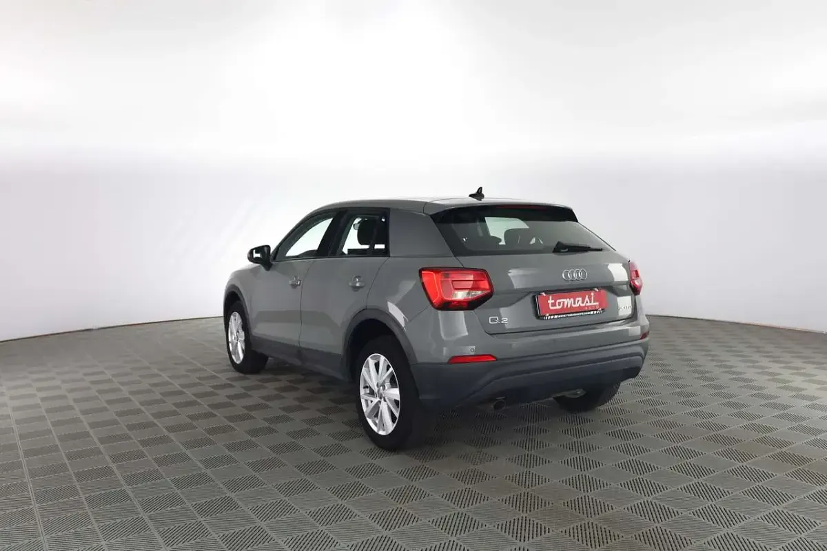 Usata Audi Q2 Business 116 CV (85 kW) 2019 Grigio quantum SUV