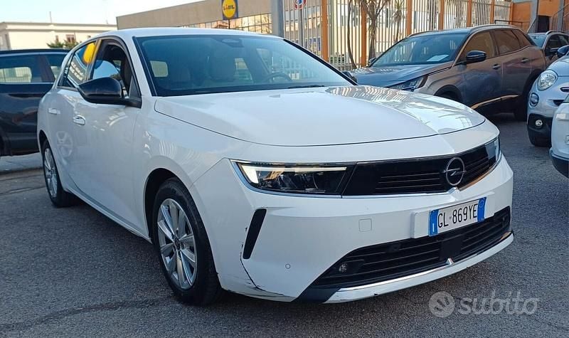 Usata Opel Astra Edition 130 CV (95 kW) 2023 Bianco Berlina