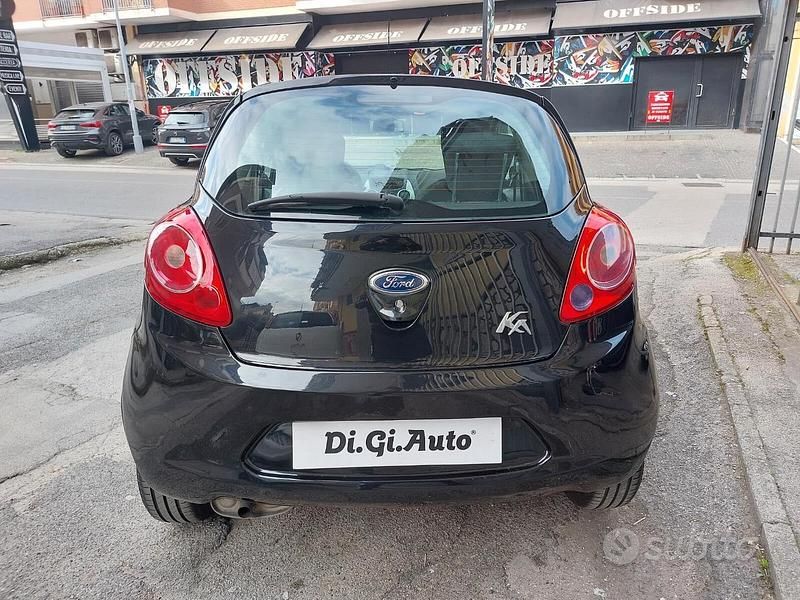 Usata Ford Ka Titanium 69 CV (50 kW) 2013 Nero Utilitaria