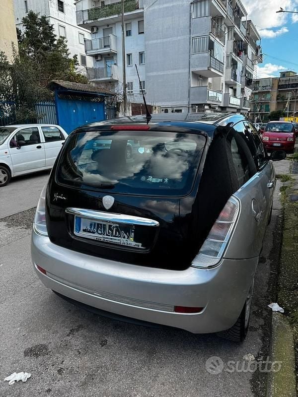 Usata Lancia Ypsilon 60 CV (44 kW) 2007 Grigio Utilitaria