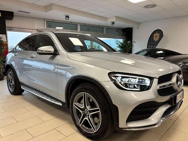 Usado Mercedes GLC300e Premium 194 CV (142 kW) 2022 Plateado Coupe