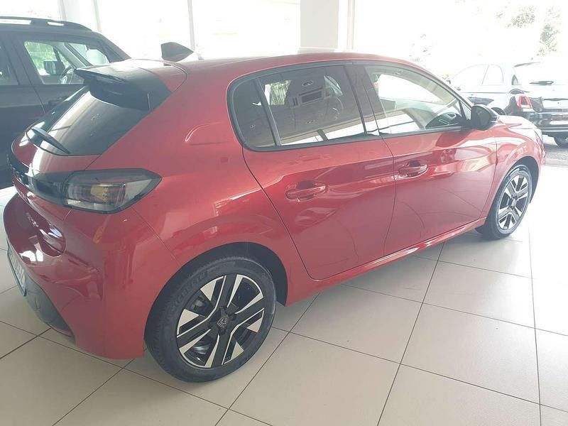 Nuova Peugeot 208 Allure 101 CV (74 kW) 2025 Rosso elixir Utilitaria